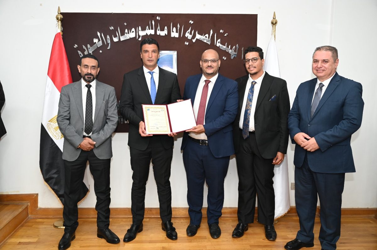 في إطار الزيارات الميدانية للجهات التابعة للوزارة وزير الصناعة يتفقد مقر الهيئة المصرية العامة للمواصفات والجودة للاطلاع على أنشطة الهيئة والخدمات الفنية المقدمة للمصانع والشركات 25 WhatsApp Image 2026 08 10 at 15.03.40